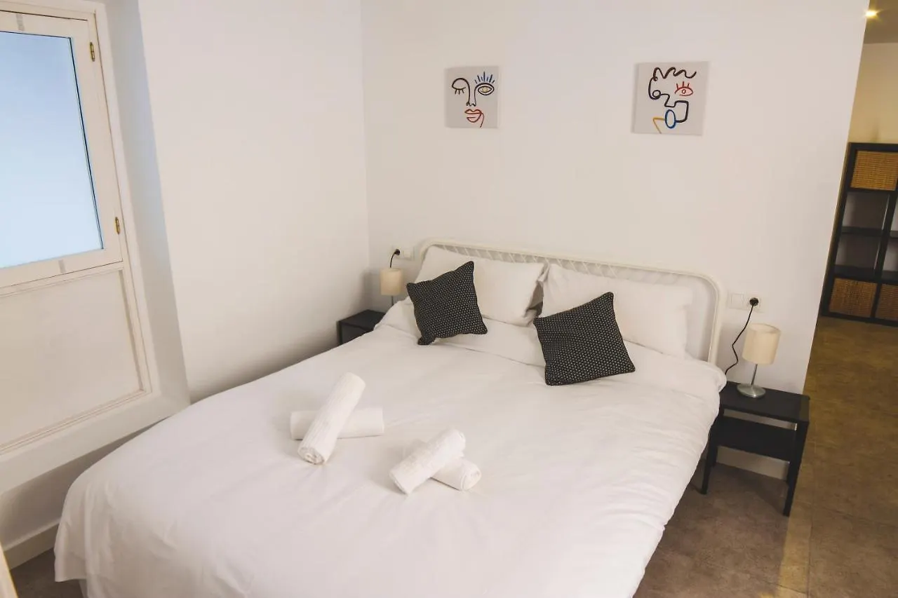 Cdz - Botica, Encantador Apartamento En Pleno Centro Historico Cadiz 0*,  Spain